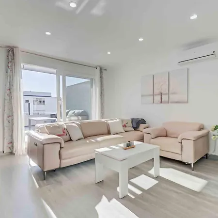 Apartment Center *