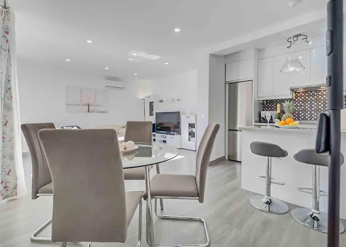 Center Apartment *
