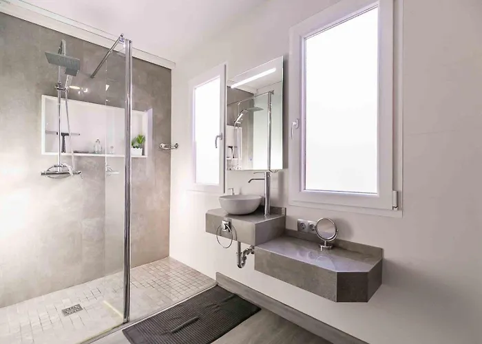 Center Apartment *
